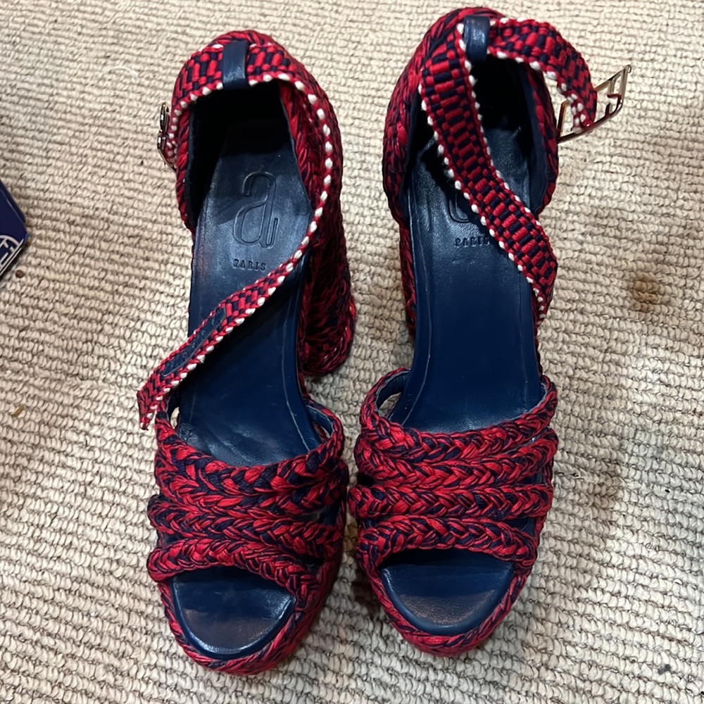 Platform sandals - Picture 2 of 4